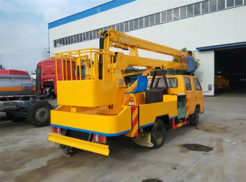 東風(fēng)雙排高空作業(yè)車(chē){12米.14米.16米}