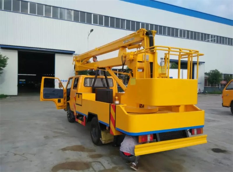 東風(fēng)雙排高空作業(yè)車(chē){12米.14米.16米}
