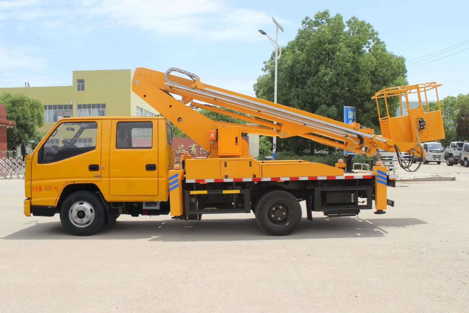 江鈴雙排國(guó)六17.5米高空作業(yè)車