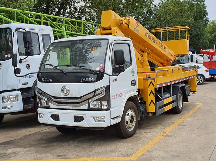 國六東風(fēng)18米藍(lán)牌路燈維修安裝車