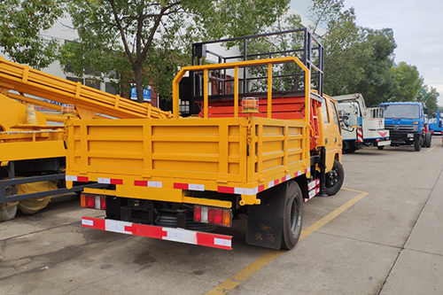 江鈴12米升降平臺式高空作業(yè)車