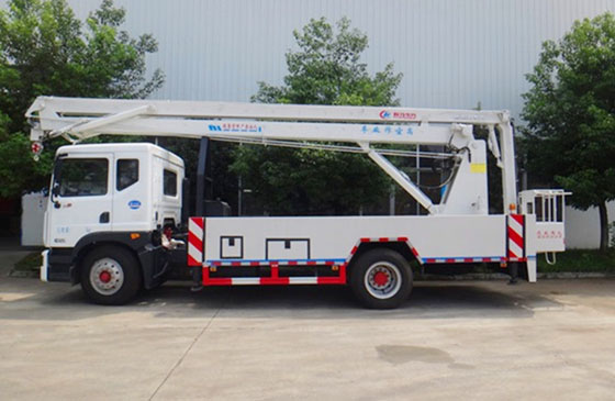 東風D9型20米高空作業(yè)車