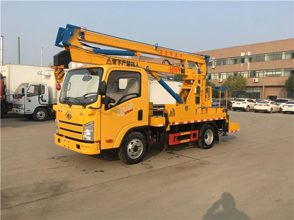 解放國(guó)六13.5米藍(lán)牌折臂高空作業(yè)車(chē)