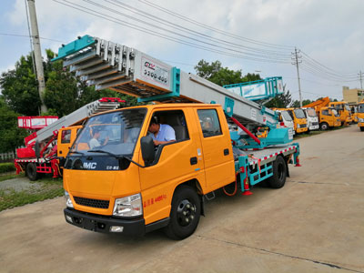 江鈴32米云梯高空作業(yè)車(chē)