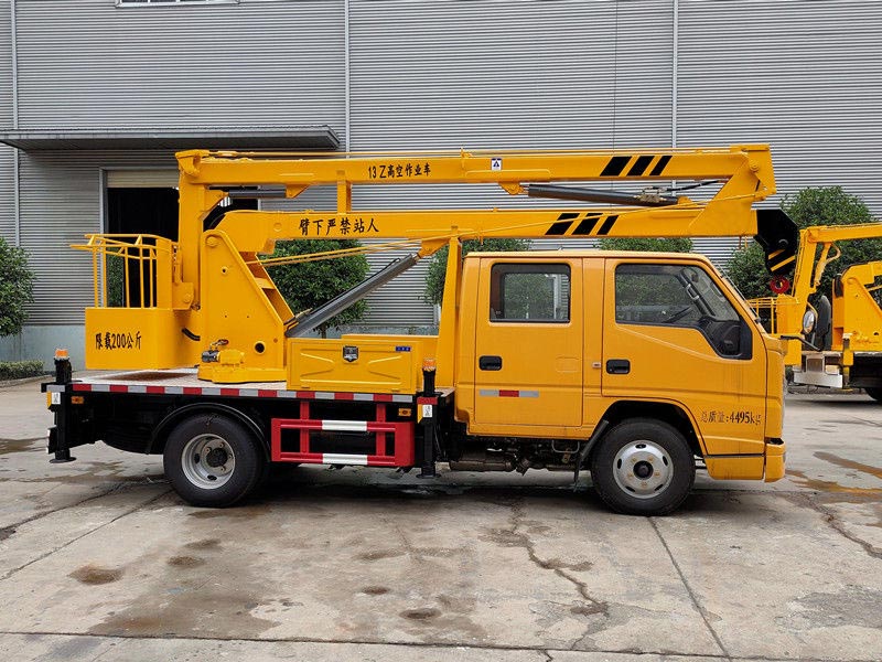 國六藍牌江鈴雙排13米高空作業(yè)車