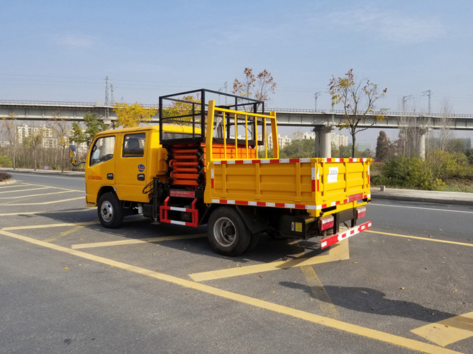 東風(fēng)藍(lán)牌6-10米垂直升降作業(yè)車(chē)