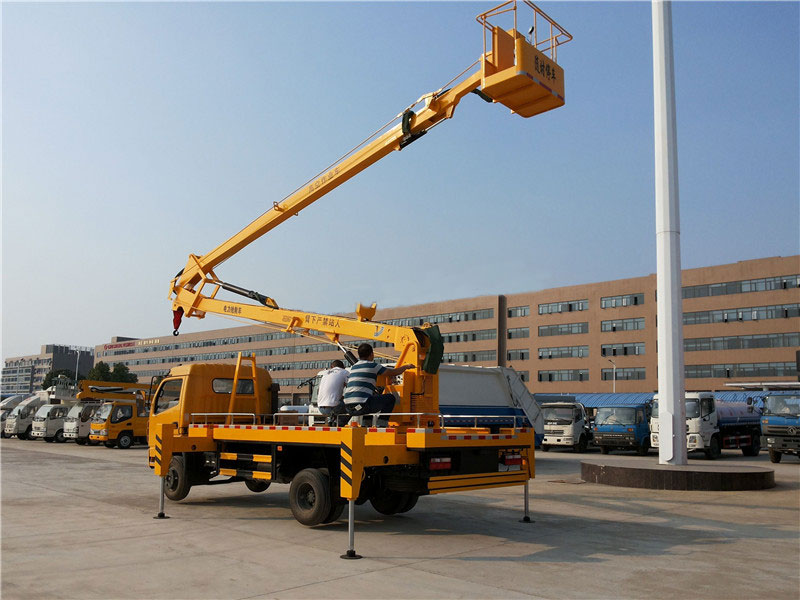 東風多利卡18米高空作業(yè)車國五型