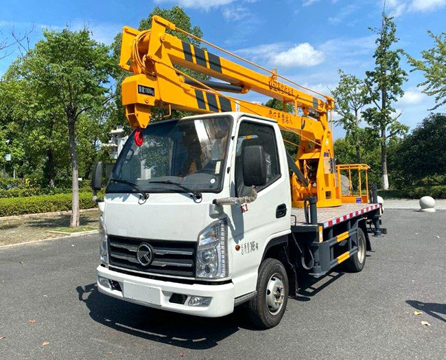 13.5米凱馬藍(lán)牌汽油高空作業(yè)車