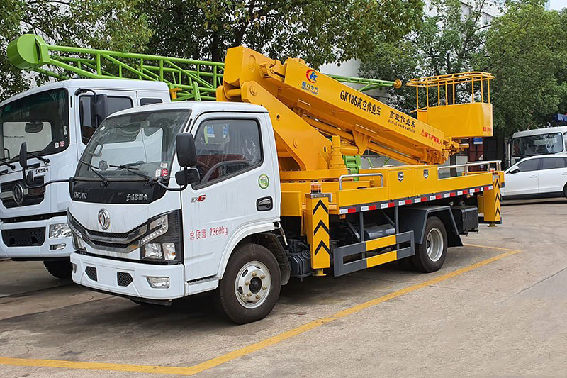 國六18米直臂式高空作業(yè)車順利交車