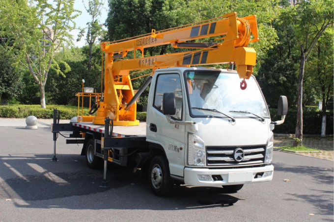 國(guó)六藍(lán)牌凱馬折臂高空作業(yè)車(chē)-13.5米