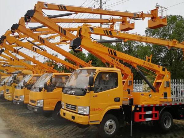 河南開封12米藍(lán)牌升降車報價-22米直臂高空作業(yè)車
