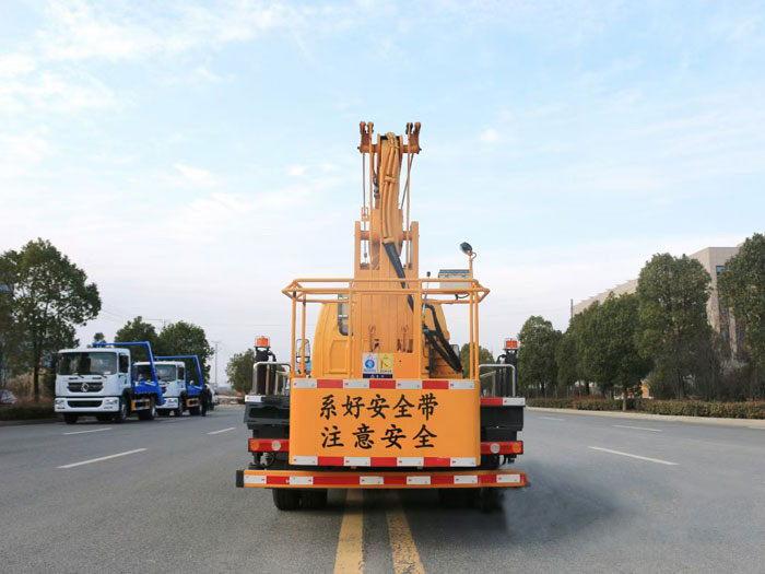 國六凱馬13.5米藍牌高空作業(yè)車