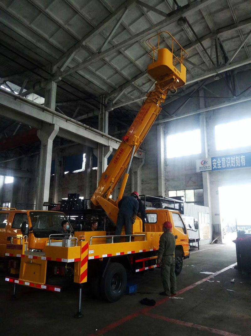 江鈴藍(lán)牌12-16米高空作業(yè)車