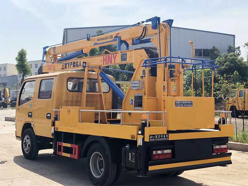東風雙排12米藍牌高空作業(yè)車