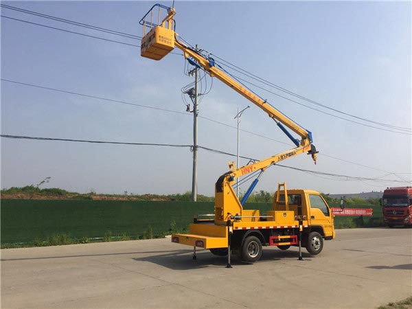 藍(lán)牌福田13.5米高空作業(yè)車(chē)廠家