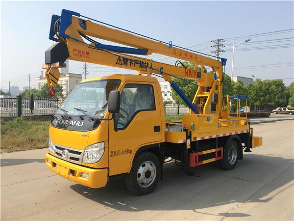 藍(lán)牌福田13.5米高空作業(yè)車(chē)廠家