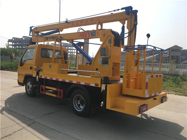 藍(lán)牌福田13.5米高空作業(yè)車(chē)廠家