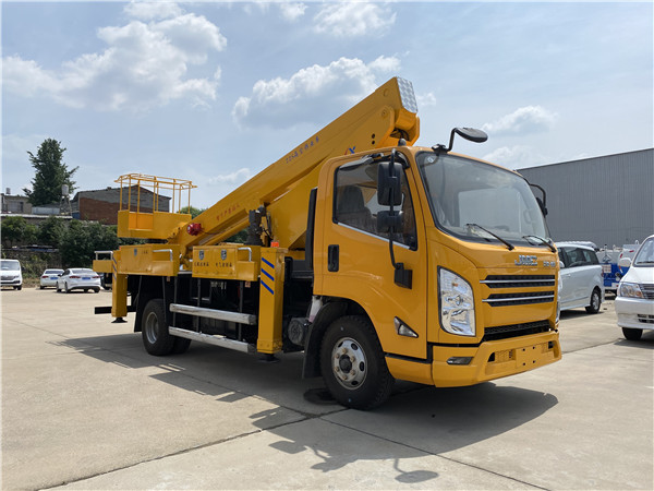 國六江鈴22米伸縮臂高空作業(yè)車發(fā)車