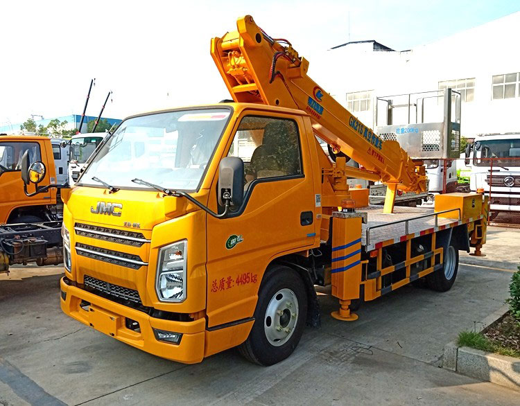 藍(lán)牌江鈴國六伸縮臂21米高空作業(yè)車
