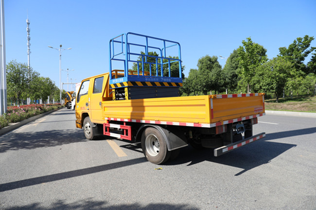 國六江鈴順達(dá)8米升降式高空作業(yè)車