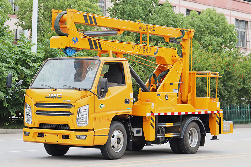 江鈴13.5米單排藍牌高空作業(yè)車