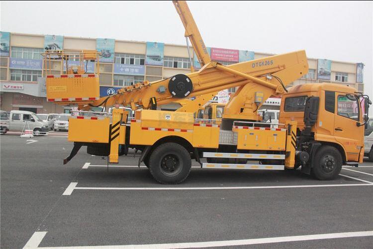國(guó)六東風(fēng)天錦32米伸縮臂高空作業(yè)車(chē)
