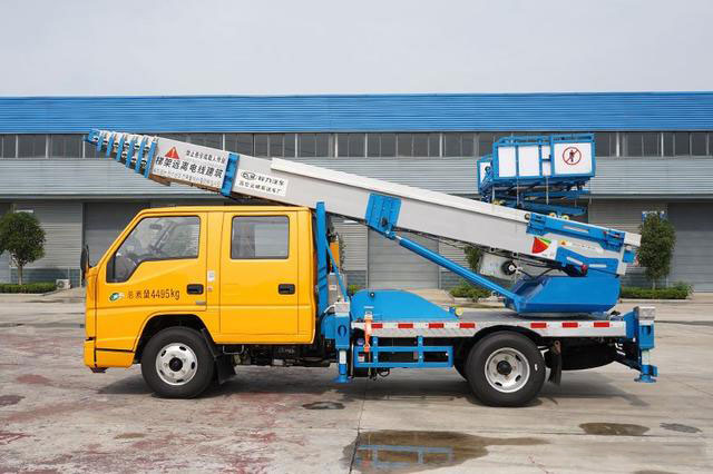 藍(lán)牌江鈴32米云梯車(chē)
