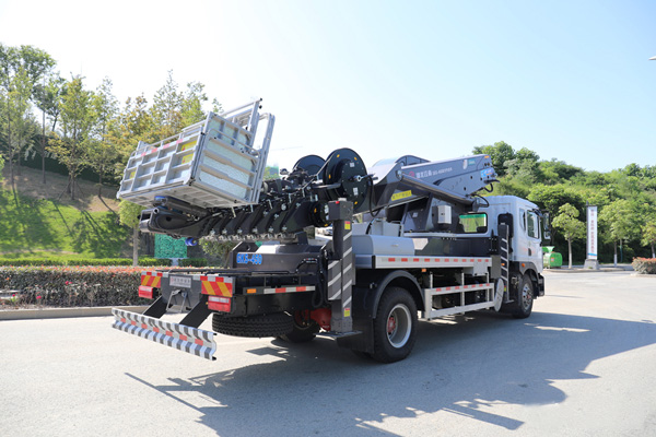 東風D9國六45米高空作業(yè)車