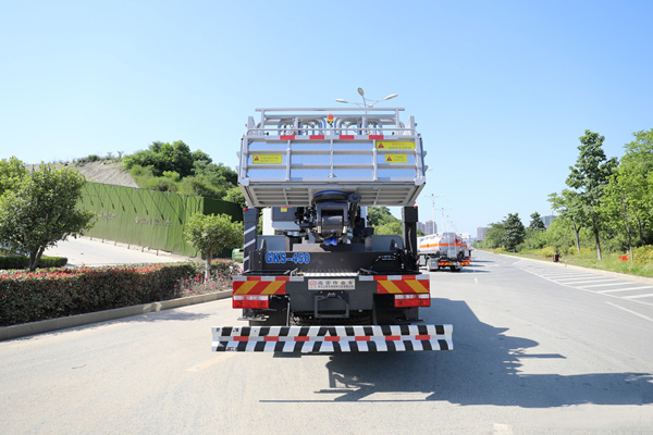 東風D9國六45米高空作業(yè)車