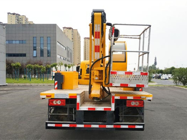 國六福田歐馬可26米直臂高空作業(yè)車公告