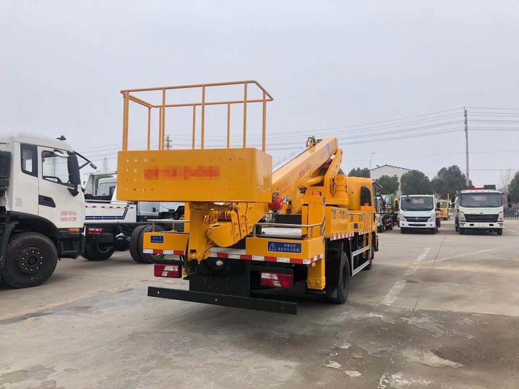江鈴凱銳28米直臂高空作業(yè)車(chē)