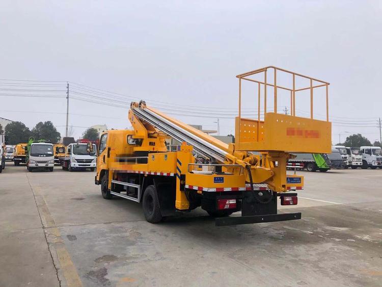 江鈴凱銳28米直臂高空作業(yè)車(chē)