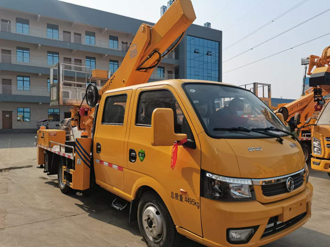 國(guó)六東風(fēng)途逸雙排16米直臂高空作業(yè)車
