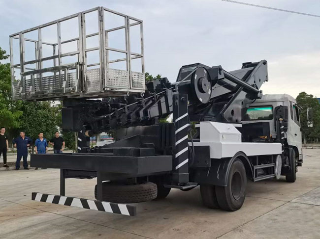 舉升高度45米的東風(fēng)天錦高空作業(yè)車
