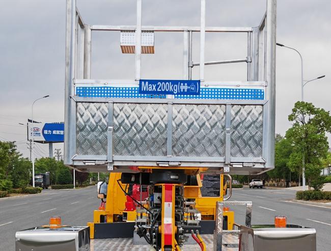 23米江鈴順達(dá)藍(lán)牌高空作業(yè)車(chē)已送往長(zhǎng)沙交車(chē)