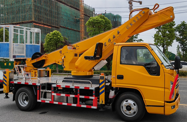 23米江鈴順達(dá)藍(lán)牌高空作業(yè)車(chē)已送往長(zhǎng)沙交車(chē)