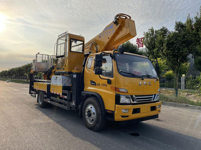 江淮駿鈴40米直臂式高空作業(yè)車