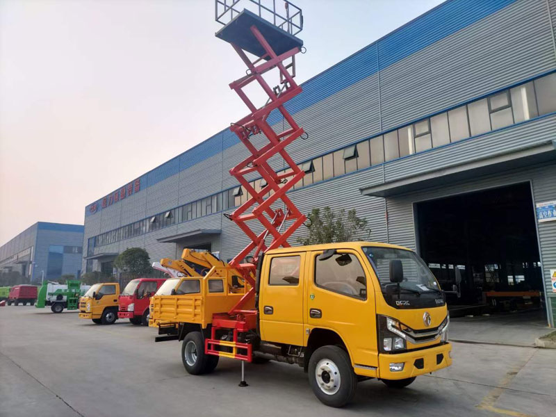 東風(fēng)8米藍牌雙排升降平臺高空作業(yè)車