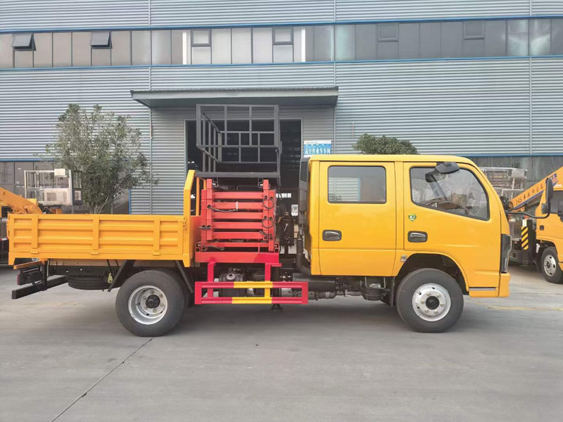東風(fēng)8米藍牌雙排升降平臺高空作業(yè)車