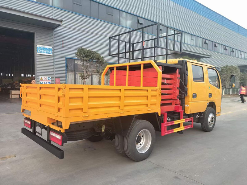 東風(fēng)8米藍牌雙排升降平臺高空作業(yè)車
