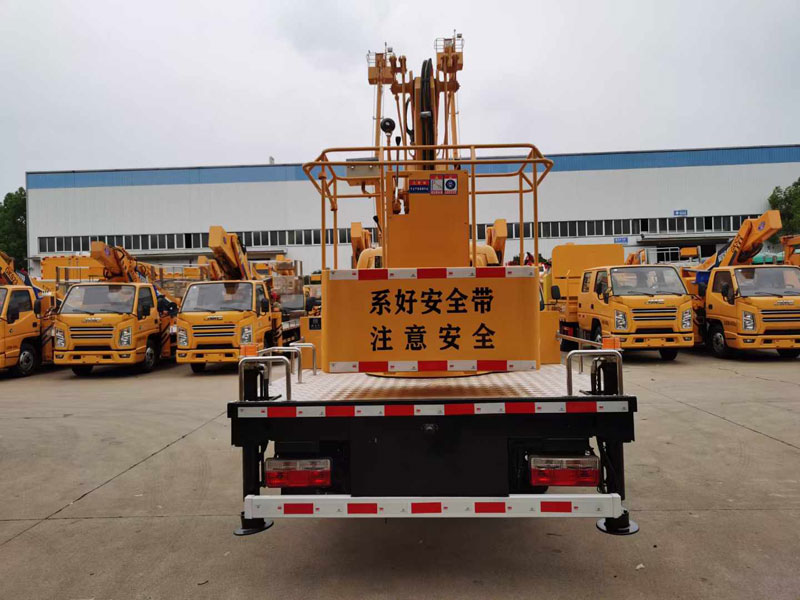 東風途逸13米藍牌折臂高空作業(yè)車