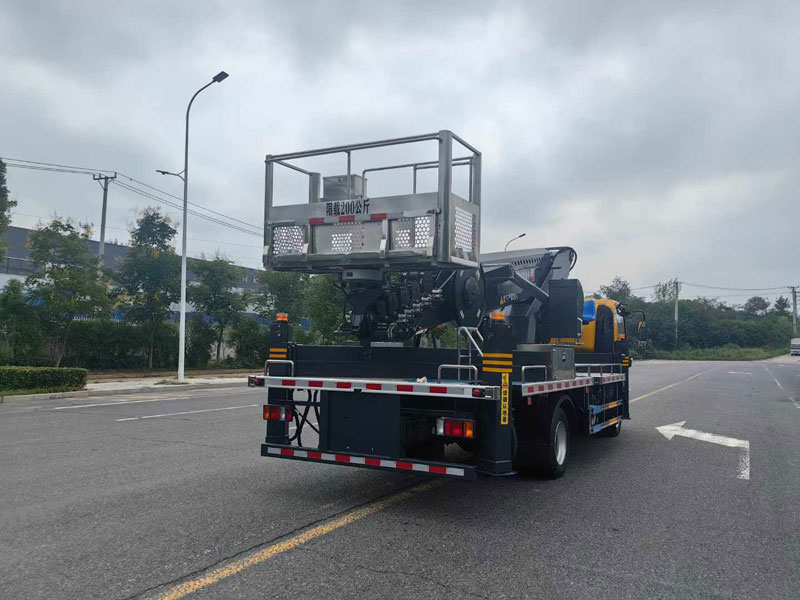 程力華鑫慶鈴鈴咖36米直臂高空作業(yè)車