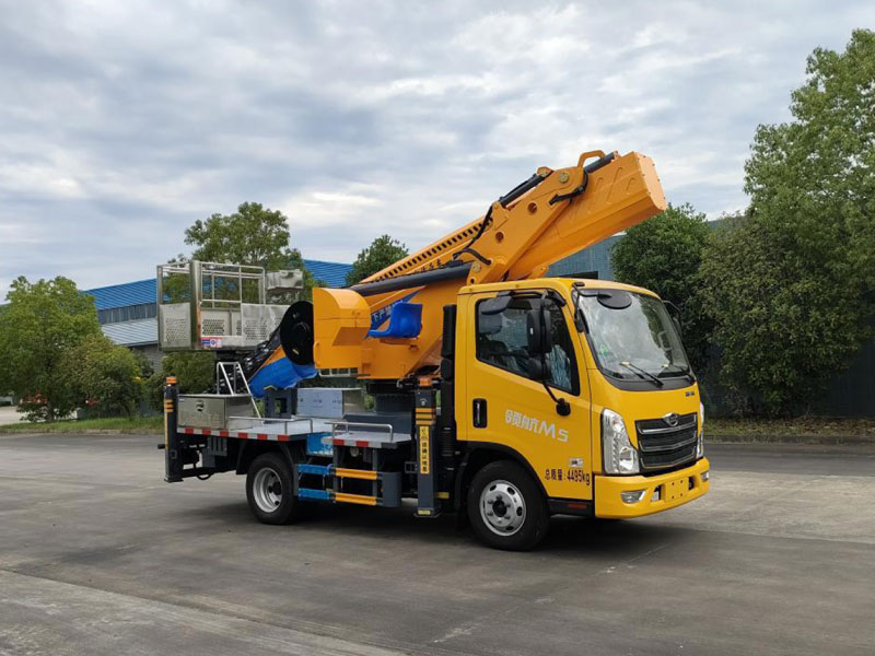 程力華鑫國六福田領航M5藍牌33米高空作業(yè)車